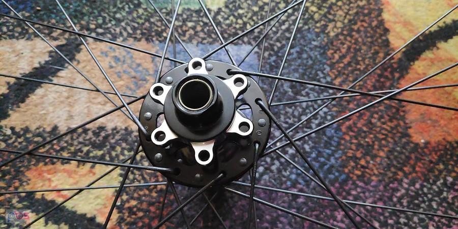 Osie przód, tył 12 mm. Kółka poskładane w Lemonbike