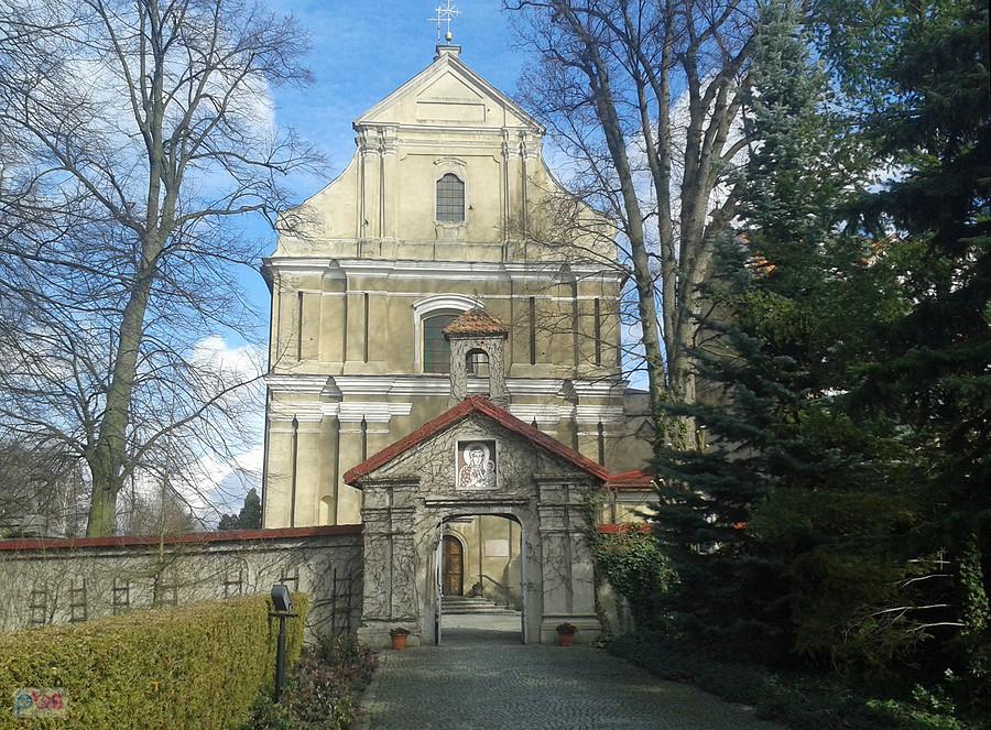 Kościół Niepokalanego Poczęcia Najświętszej Maryi Panny, klasztor salezjanów