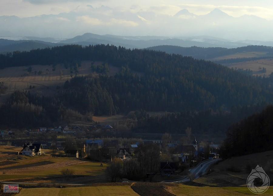widoczek znad klusek z pomidorami