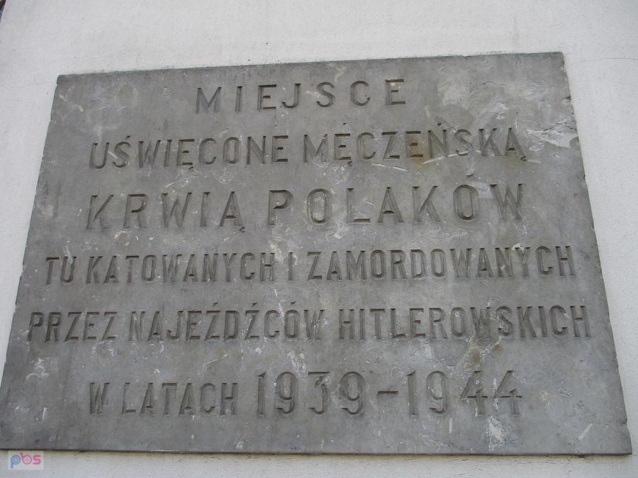 Młodzieszyn - Dzwonnica pełniąca w czasie wojny rolę więzienia