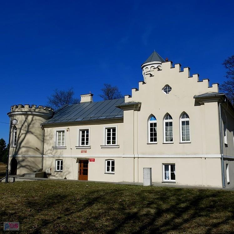 Neogotycki pałac Platerów w Bliżynie