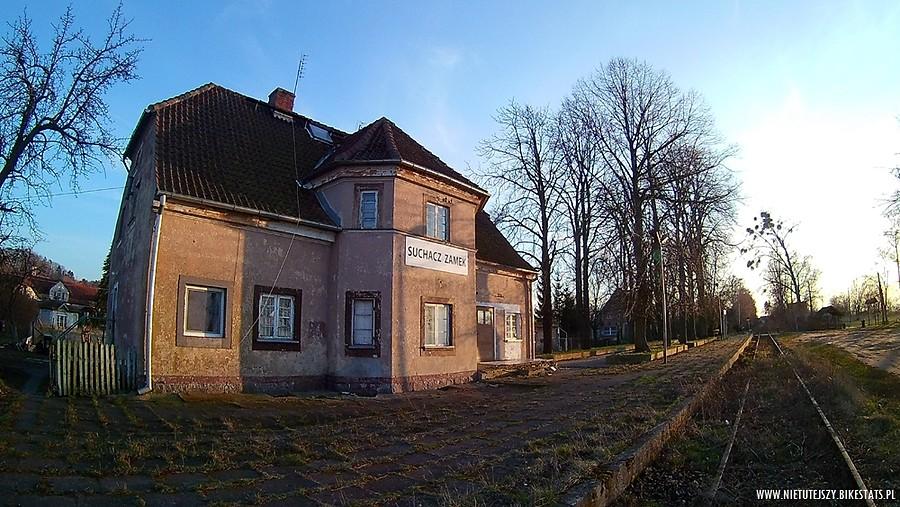 Nieczynna stacja Kolei Nadzalewowej w Suchaczu