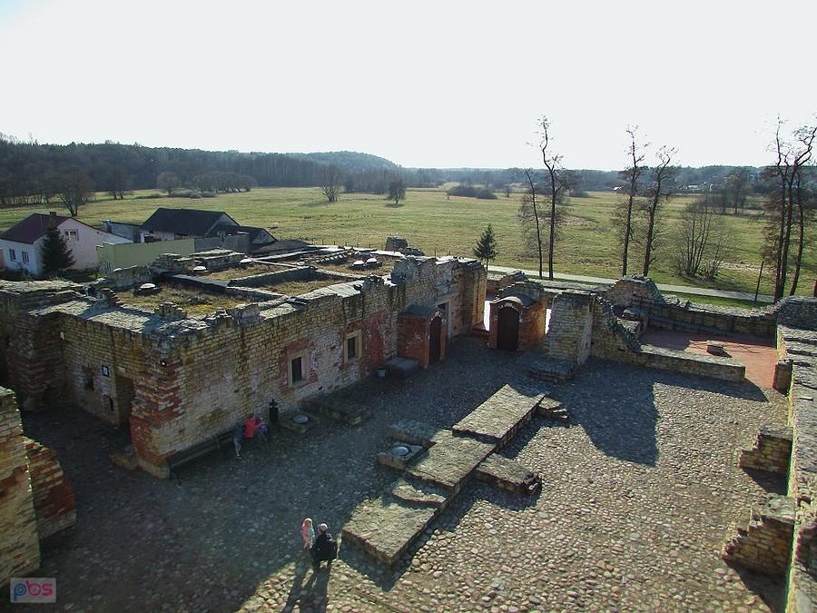 Inowłódz - ruiny zamku