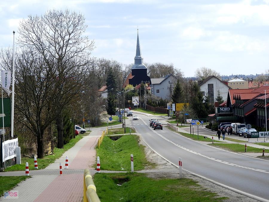 Droga dojazdowa do miejscowości Mierzyn, przedmieście Szczecina.