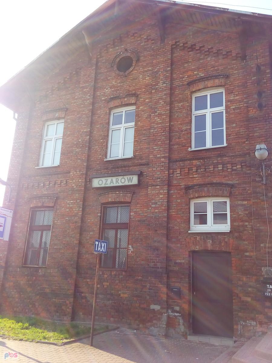 Dworzec PKP Ożarów