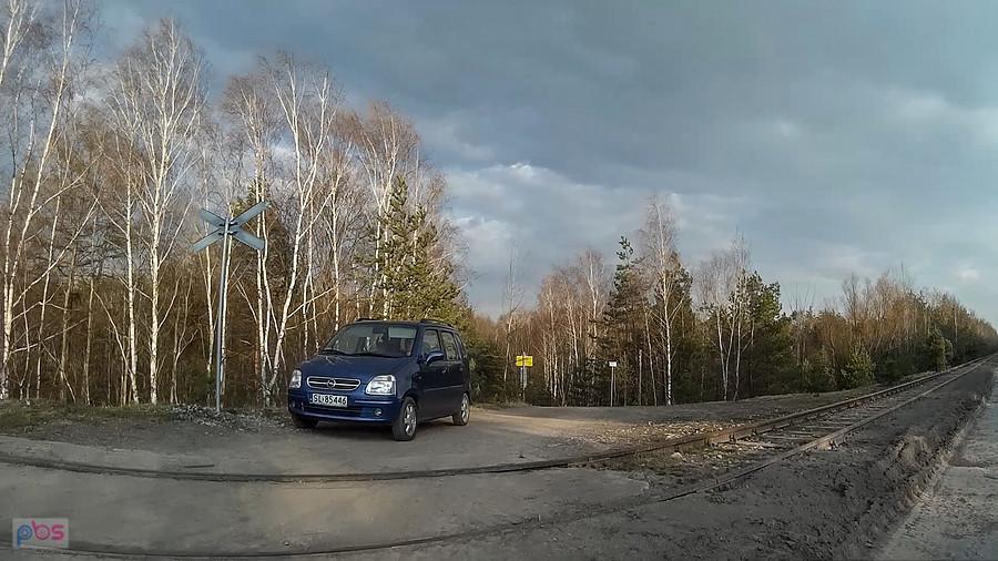 A ten co tutaj robi? Drogę zgubił?
