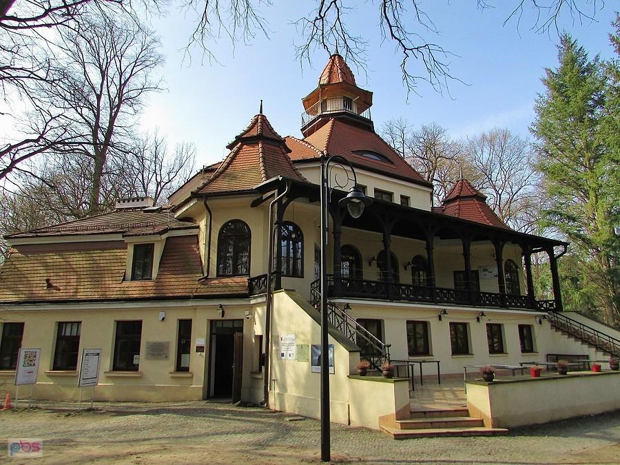 Pałacyk Kasyno wzorowany jest na budynku kasyna we francuskim Vichy