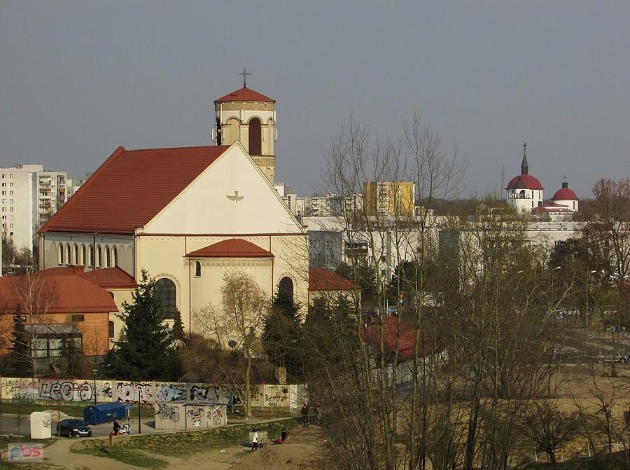 Dwa kościoły ursynowskie