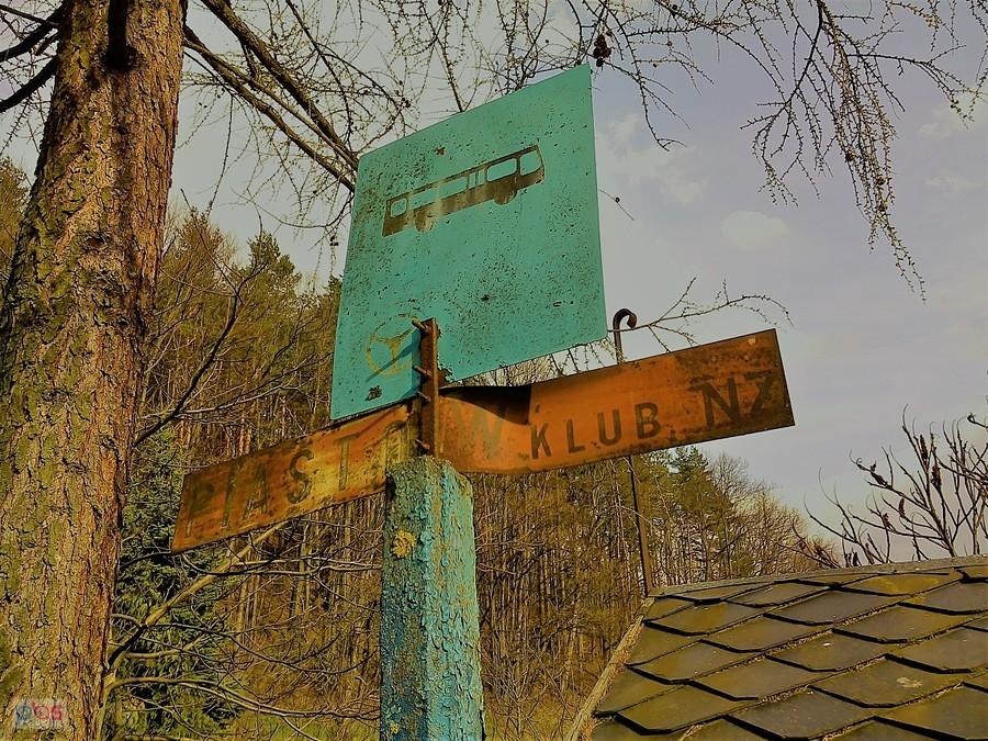 Piastów (dzielnica Piechowic) - tabliczka jak za Piasta Kołodzieja ;))