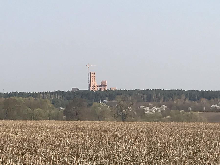 Zamek w Puszczy Noteckiej rośnie...