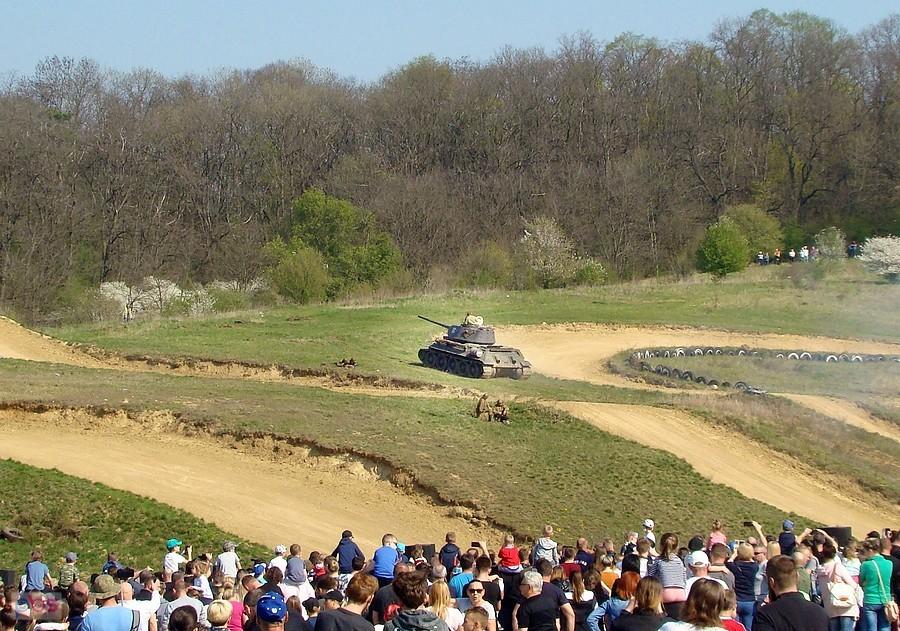 Wehrmacht kontra Armia Czerwona. Widowisko militarne na głogowskim motocrossie