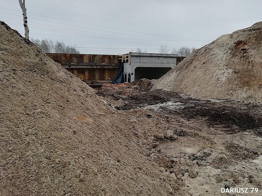 Tunel między Pogorią III a Pogorią IV nad linią kolejową