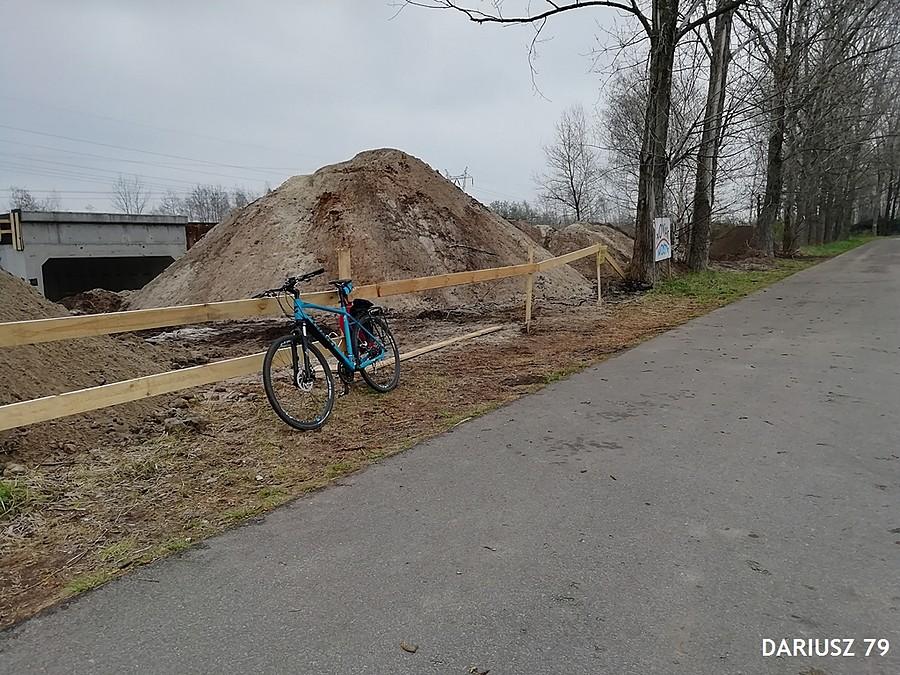 Tunel między Pogorią III a Pogorią IV nad linią kolejową