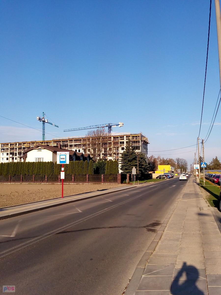 Rosną domy z lewej, z prawej ... już wyrosły