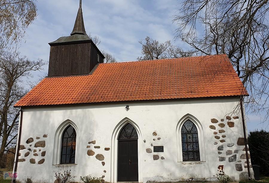 DANOWO (niem.Jakobsdorf) Kościół filialny p.w. MB Częstochowskiej z XV/XVI w.