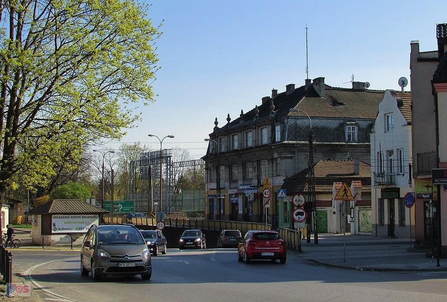 Brwinów - dom "Amerykanka" z 1925 roku przy tunelu pod linią kolejową