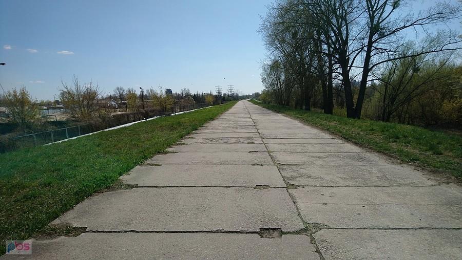 Wał przeciwpowodziowy