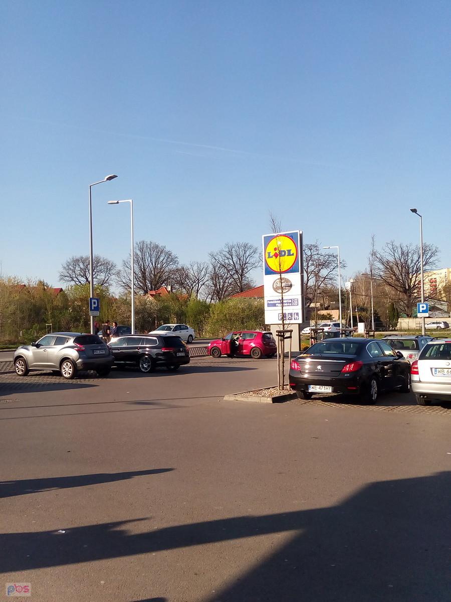 Parking przy sklepie