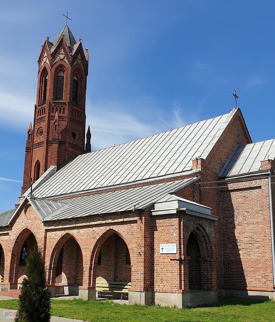 KRZEMLIN (niem.Kremlin)Kościół parafialny p.w. św. Wojciecha Biskupa i Męczennika z XIX w.