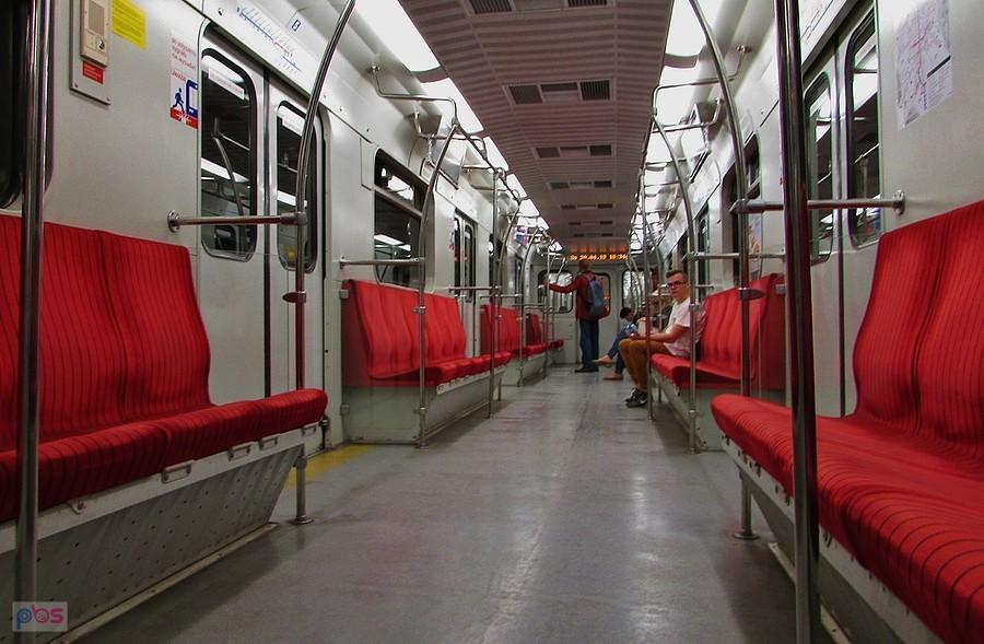 Puste metro - znaczy się tzw. warszawianie wyjechali z miasta
