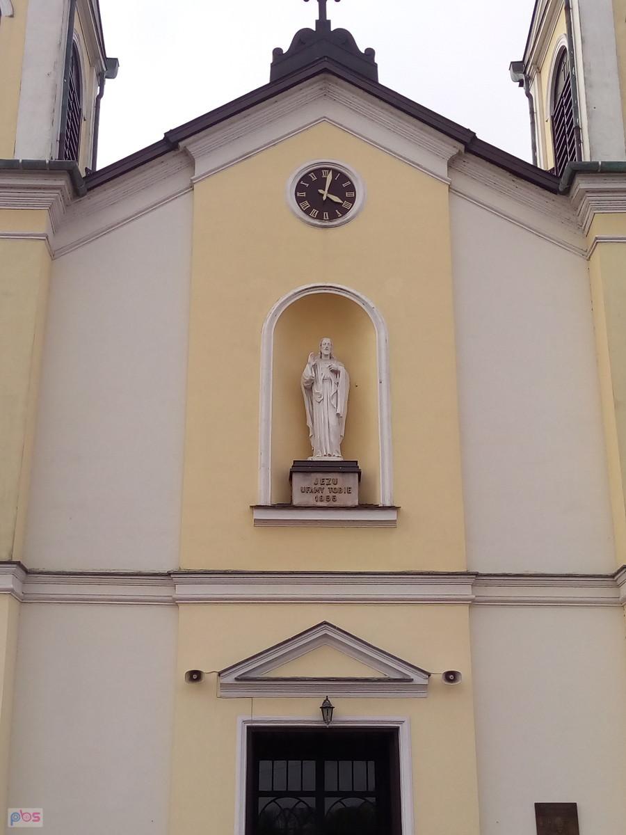 Chyba trzeba zebrać na tacę, żeby naprawić zegar