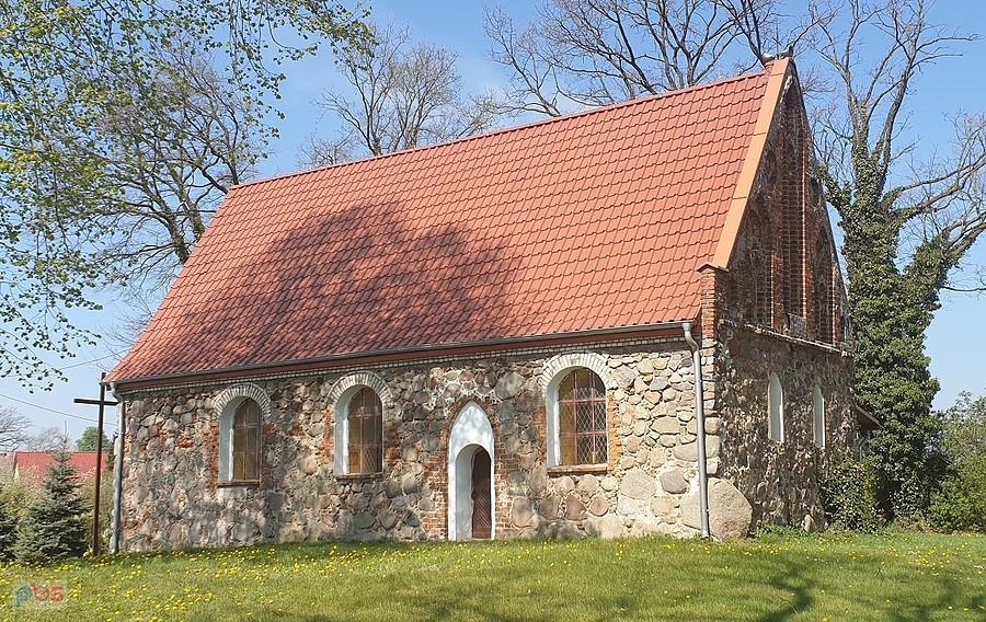 REDŁO (niem.Pflugrade)Kościół filialny p.w. Matki Bożej Nieustającej Pomocy z XV w.