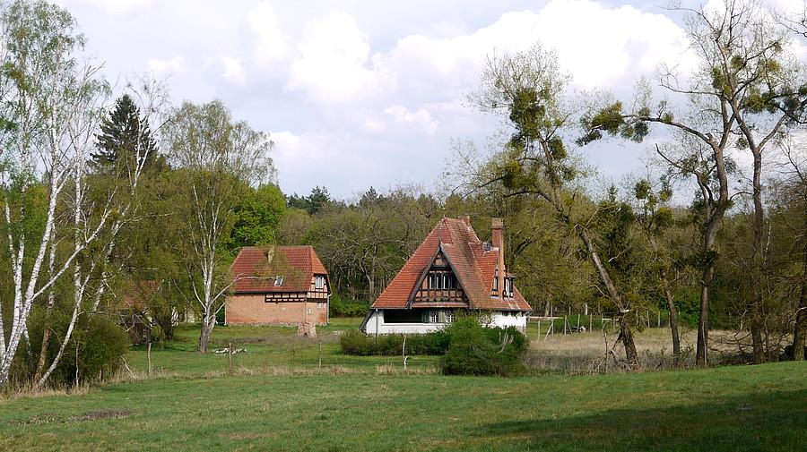 Leśniczówka Jezierce od strony jeziorka