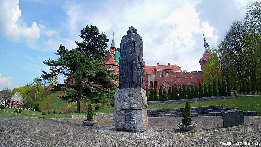 Pomnik Mikołaja Kopernika we Fromborku