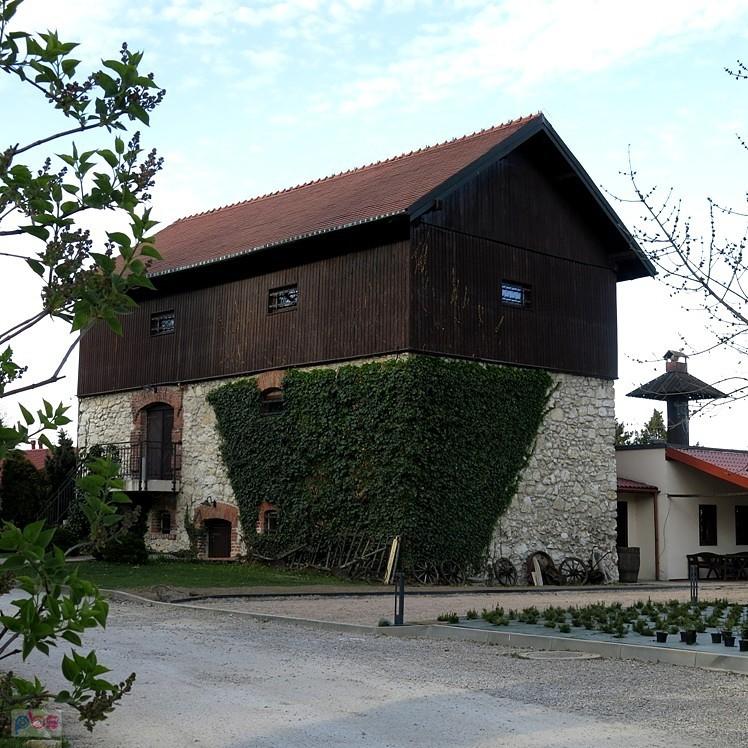 Pod spichlerzem