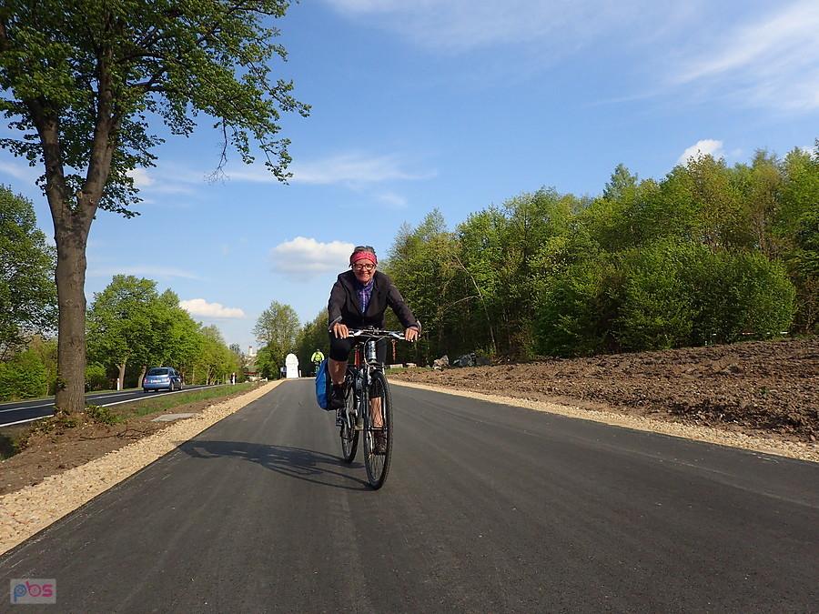 Na nowej drodze rowerowej koło Olsztyna