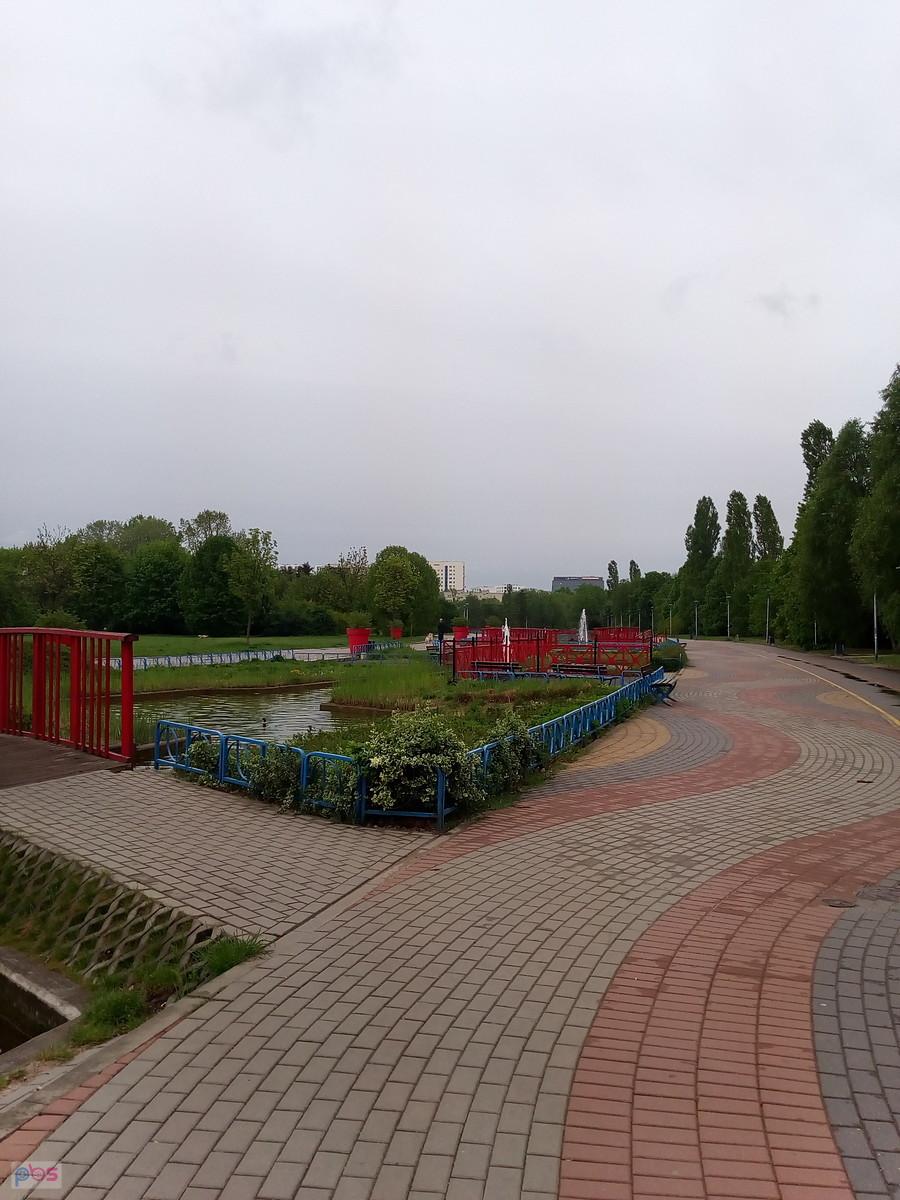 Sztuczna rzeka w parku