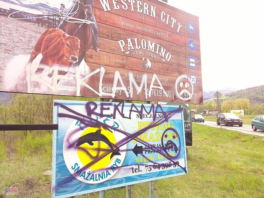 Antyreklamowa dywersja na wjeździe do Karpacza :O