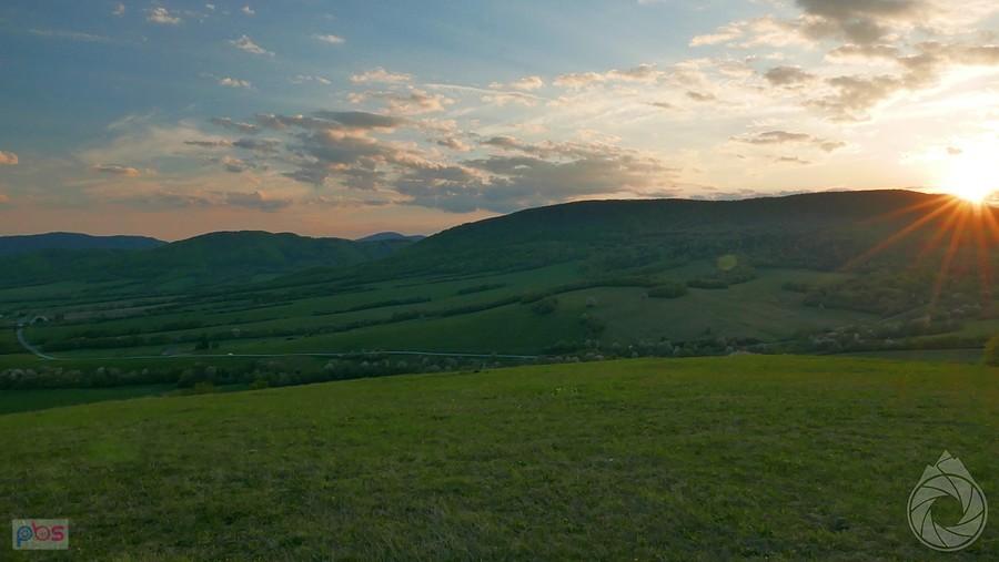 widok z przydrożnej górki