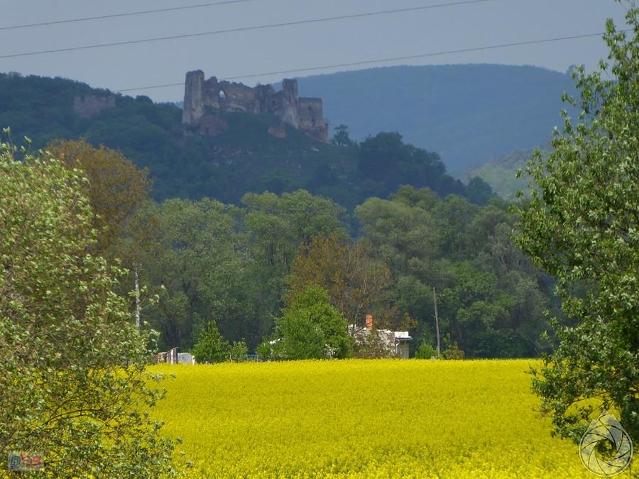 Hrad Čičva zza rzepaków