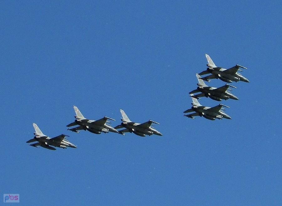 Fighting Falcon F-16