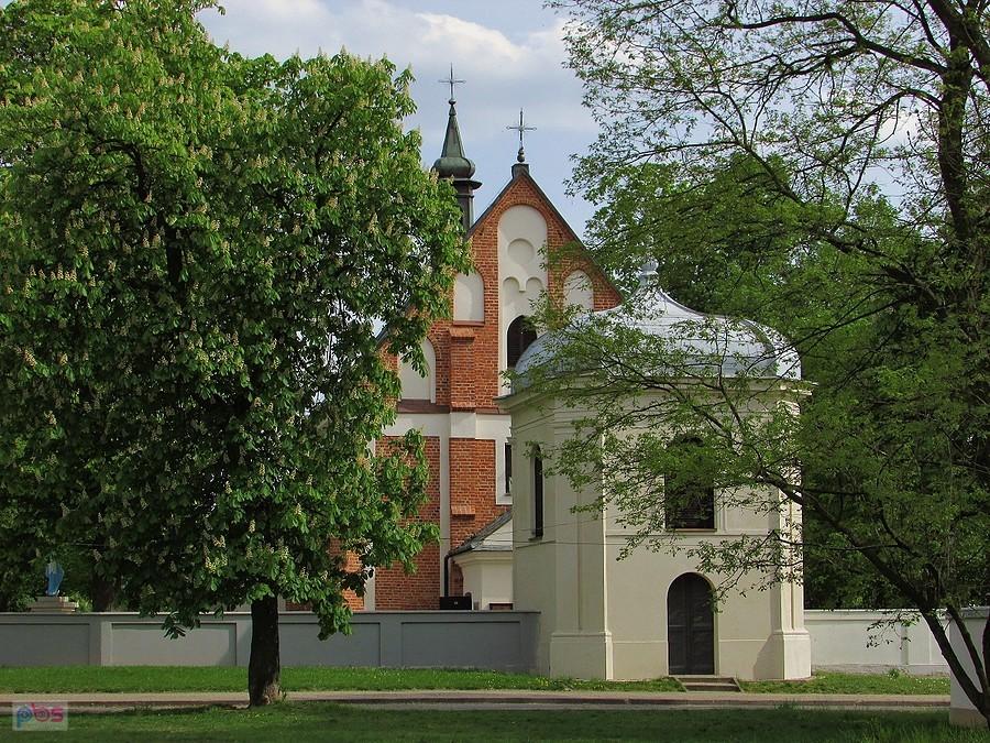 Tarchomin - dzwonnica i kościół św. Jakuba