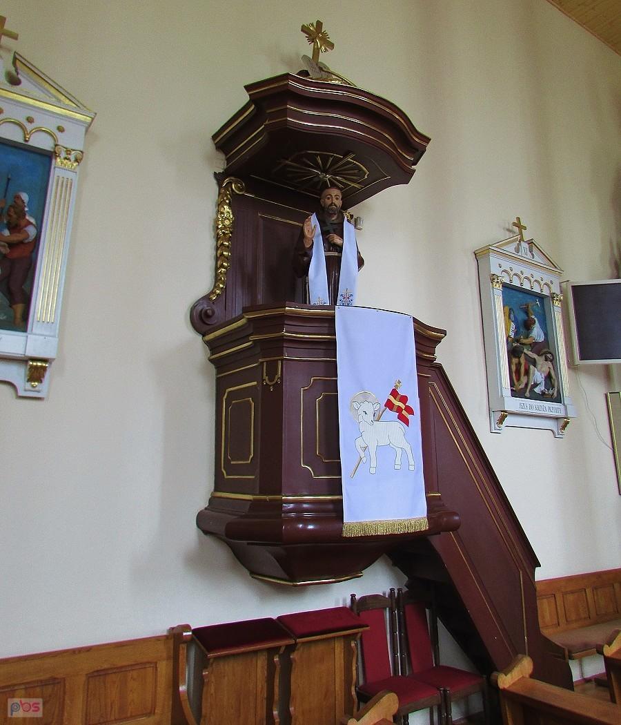 Ambona w kościele cegłowskim