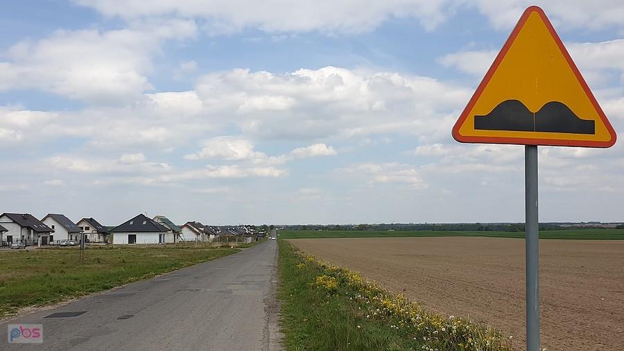 Droga łącząca Grzędzice z Żarowem