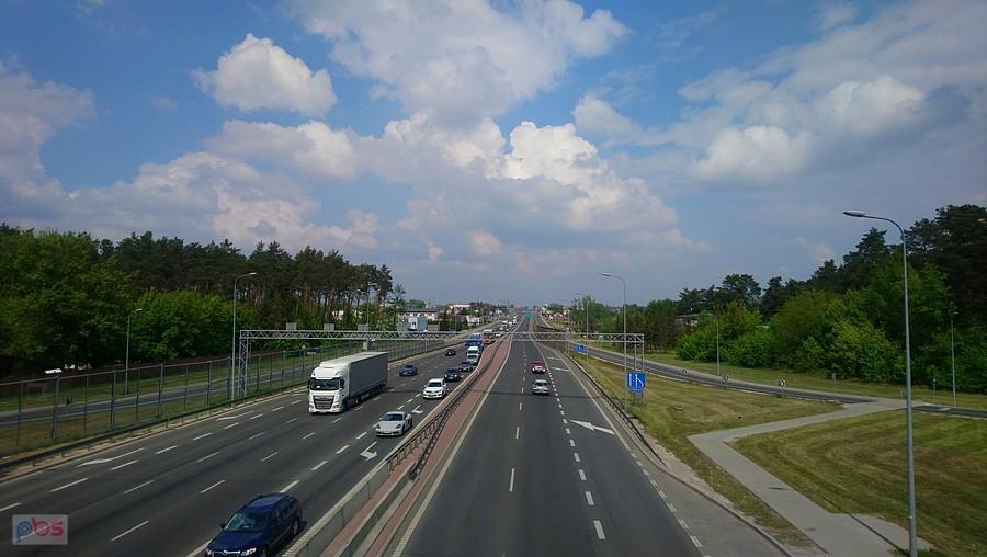 Widok z kładki nad "siódemką"