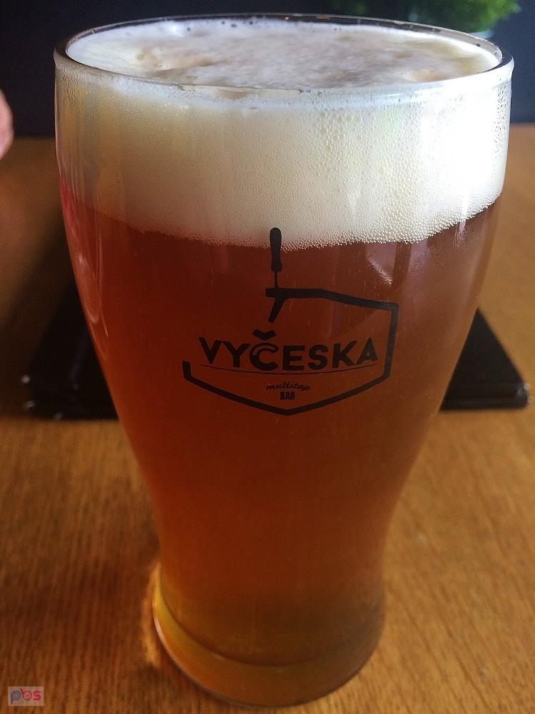 Dobrze wysycona ipka z Zámeckého pivovaru Frýdlant, degustowana na Ursynowie