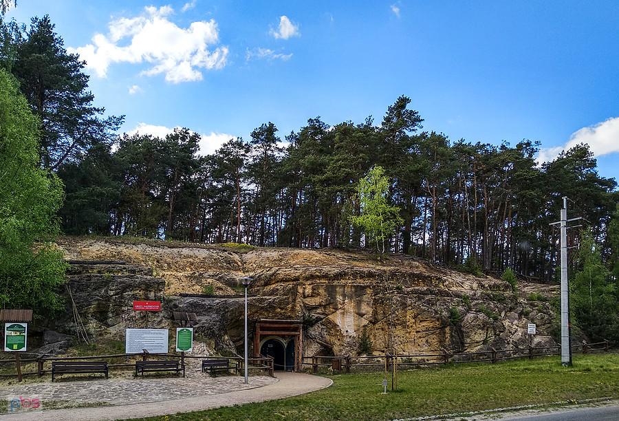 Pod grotami Nagórzyckimi