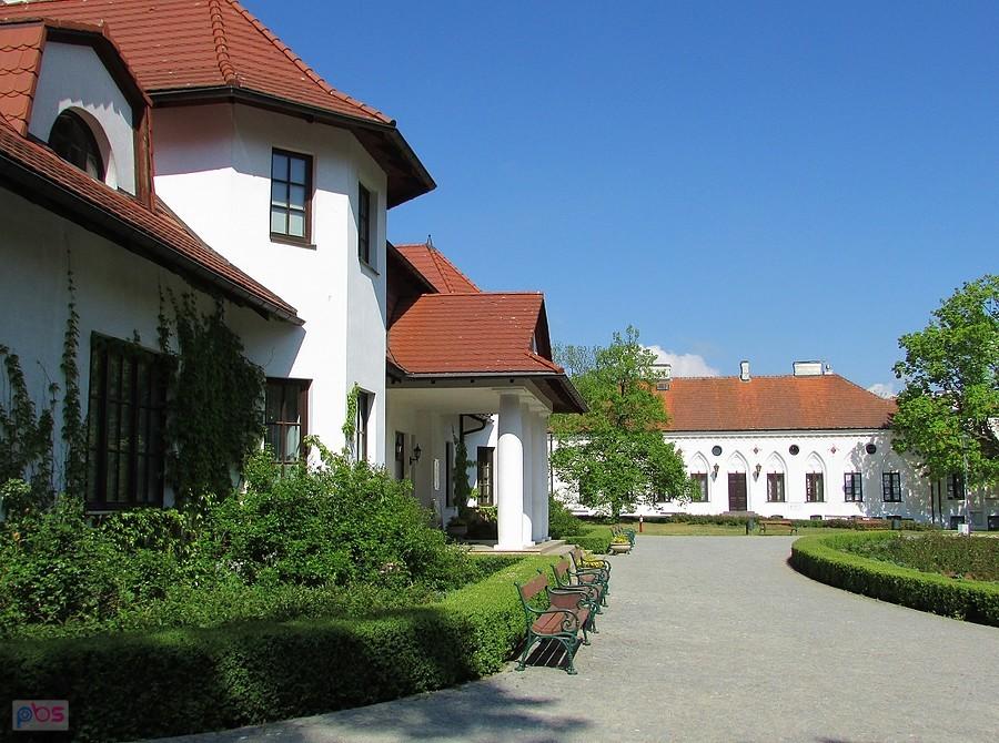 Muzeum Romantyzmu w Opinogórze - dwór i oficyna