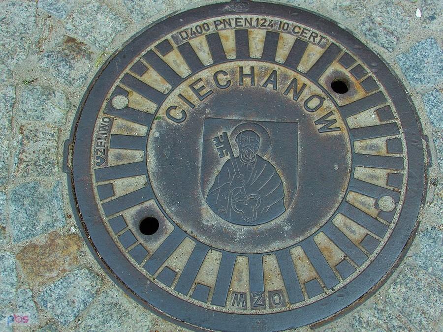 Ciechanów - pokrywa studzienki kanalizacyjnej