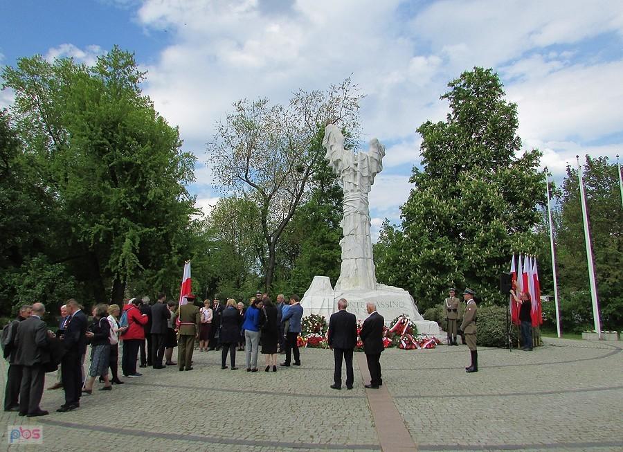 Rocznicowo pod pomnikiem Bitwy o Monte Cassino