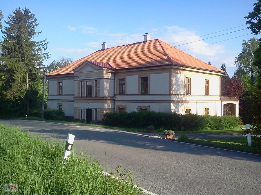 Dwór w Dolnych Toszonowicach