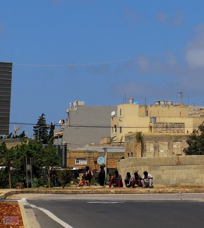 Co oni tu robią? - siedzą i pierdzą - Malta