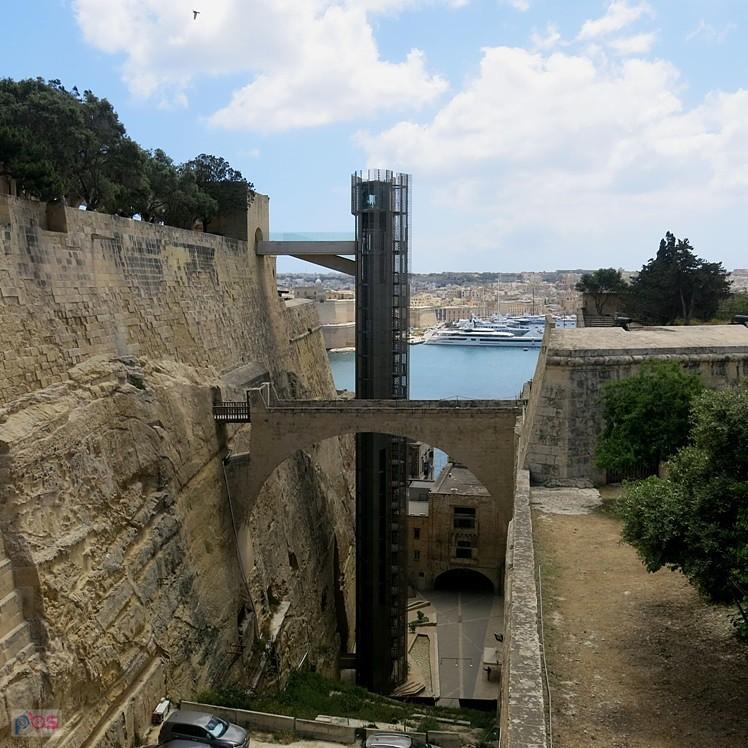 Windą do nieba :) - Za murami - Valletta - Malta