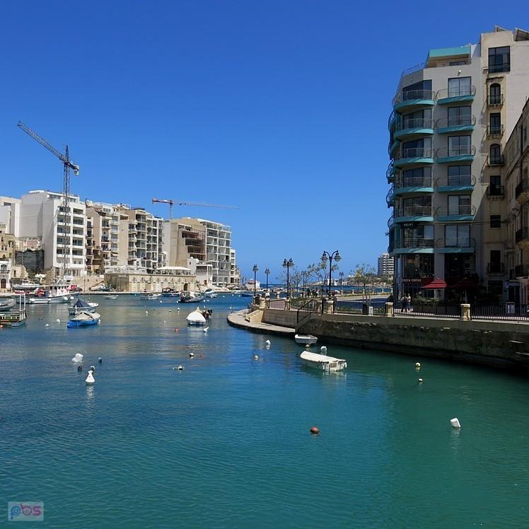 Malta w budowie - wszędzie widać dźwigi - Malta