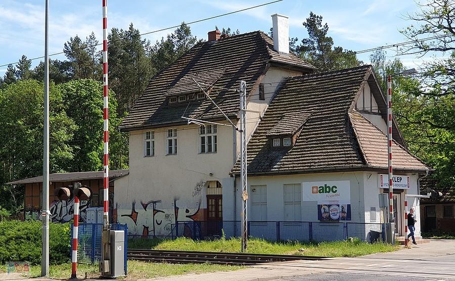 Nieczynny budynek dworca Szczecin Zdunowo
