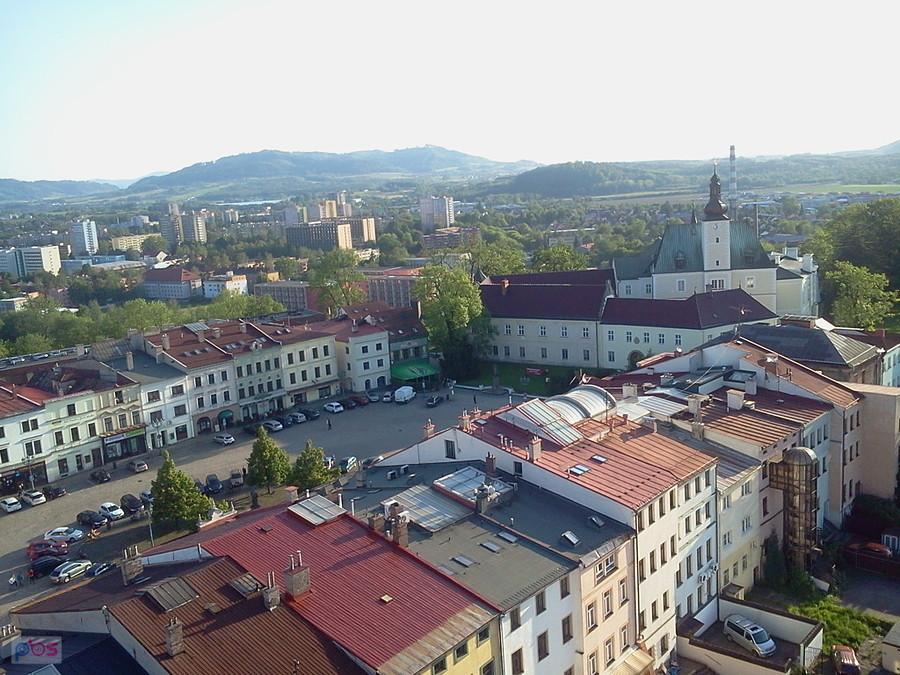Widok z wieży na zamek i rynek